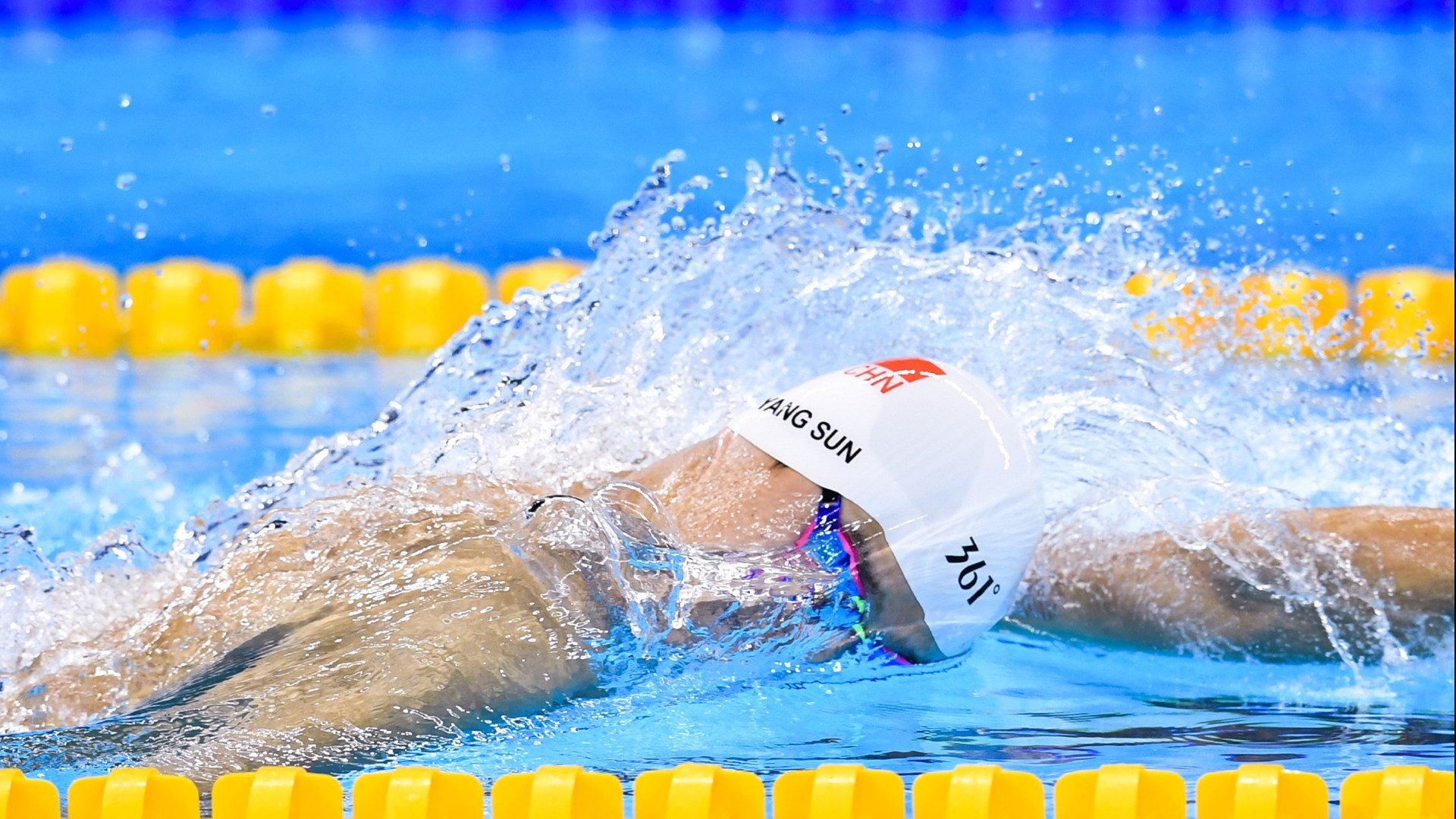 九游jiuyou-希腊女篮在欧洲锦标赛中再登宝座，诠释传承与创新，希腊女球迷